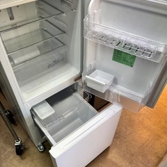 Hisense 冷蔵庫 ガラストップ 134L HR-G13B-Wの画像