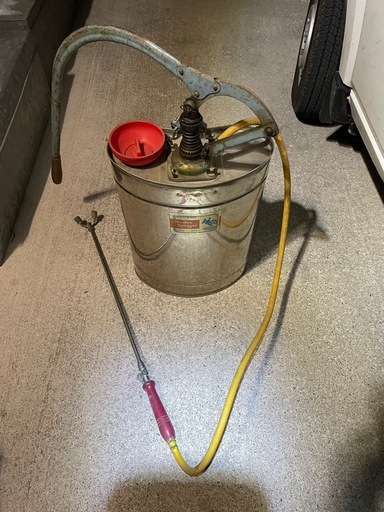 背ノウ形噴霧機