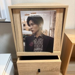 棚（雑誌など飾れます）の画像