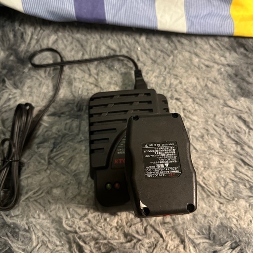 KTC コードレスインパクトレンチ JAE301（バッテリー2個
電器付き）