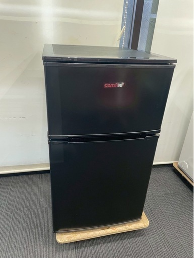 ★中古美品！2023年製　COMFEE' 冷蔵庫 90L  1人暮らし RCT90BL(E) ブラック
