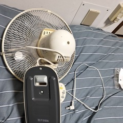 壁掛け扇風機（YUASA YTW-380HR）の画像