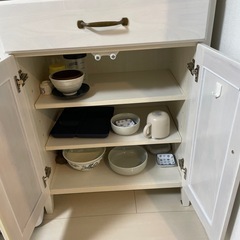 食器棚の画像