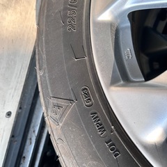 夏タイヤ225/65R15 102Tの画像