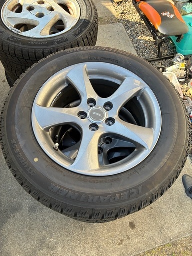 195/65R15スタッドレスタイヤホイールセット
