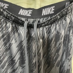 ナイキ NIKE DRI-FIT ショートパンツ メンズ Lサイズ グレー系総柄の画像