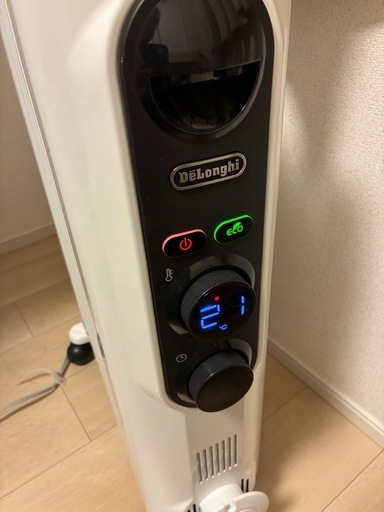 美品 定価40800円 デロンギ オイルヒーター RHJ35M1015