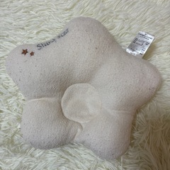 ベビー枕×2　　おむつ替えシートの画像