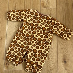 【美品】kinder mini ヒョウ柄ロンパース フリース 70サイズの画像