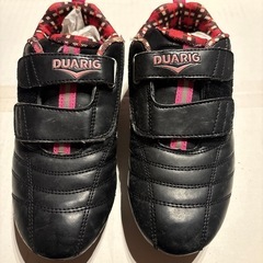 DUARIG（デュアリグ）のジュニア用サッカーシューズ　22.0cmの画像