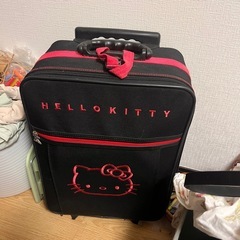 Hello kittyスーツケースの画像