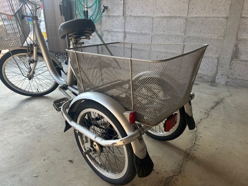 三輪自転車
