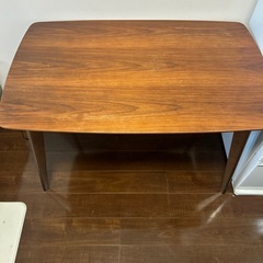 3/22まで無料ダイニングテーブルの画像