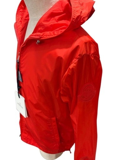 MONCLERウインドブレーカー