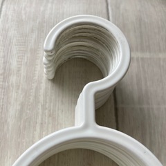 【お譲り先決まりました】こども用ハンガー10本の画像