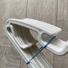 【お譲り先決まりました】こども用ハンガー10本の画像