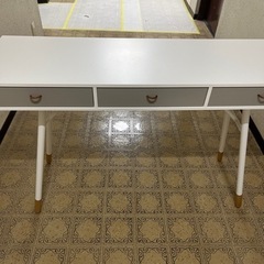 Bo Concept(ボーコンセプト)コンソールテーブルの画像