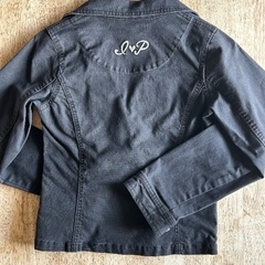 これからの季節の上着としてピッタリだと思います。スカートにもズボンにも合うと思います。の画像