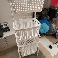 ランドリーワゴン 洗濯カゴ キャスター付き ホワイトの画像