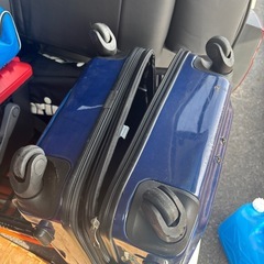 本日3/18のみ掲載スーツケース 3-4泊程度 ネイビー 鍵なしの画像
