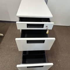 PLUS  フラットライン脇机の画像