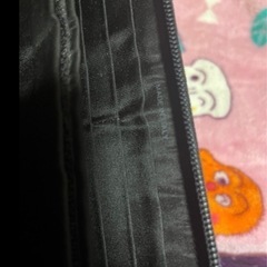 ブランド品プラダの財布もありますの画像