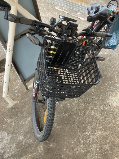 電動アシスト自転車　石油高！通勤・通学に　８０ｋｍは走ります。難ありでも普通に走ります。