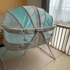 
ベビーベッド　折り畳みの画像