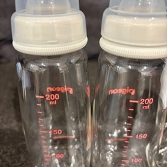 哺乳瓶　４本　ガラスの画像