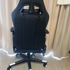 【3/19まで】早い者勝ち、ゲーミングチェア オットマン付きの画像