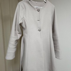 ファーティペット&リボンベルト付きビジューボタンコート[kz697] GRLの画像