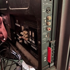 32インチ AQUOS   と  42インチ  HITACHIの画像