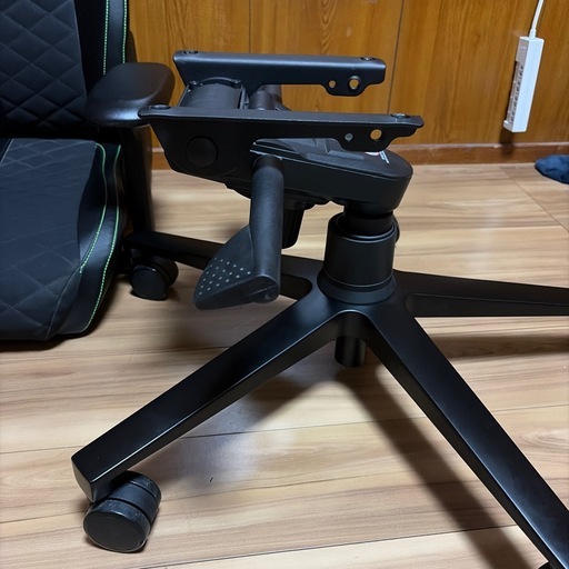 Razer Enki  ゲーミングチェア ヘッドレスト付