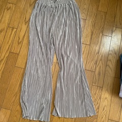 プリーツ　フレア　パンツ　プリーツパンツ　フレアパンツ　の画像