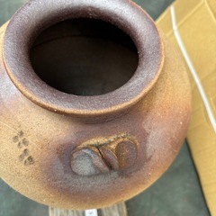 備前焼？　壺の画像