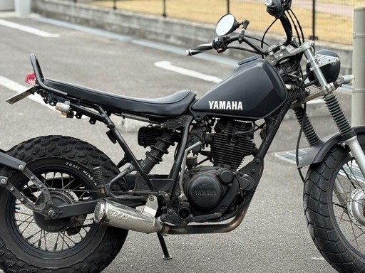 tw200  YAMAHA ヘルメット付き