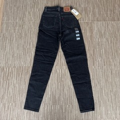 新品タグ付き　リーバイスデニムパンツ　24インチの画像