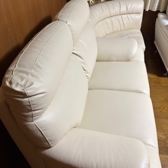 アイボリー ソファの画像