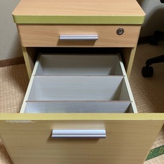 キャスター付き引き出しの画像