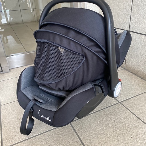 新生児チャイルドシート