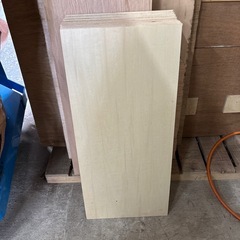 シナベニヤ　合板　厚4mm 27cm×60cm 24枚　化粧板の画像