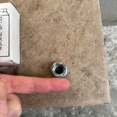 車のネジの画像