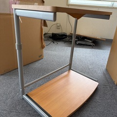 オフィス机、サイドテーブルの画像