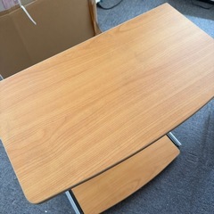 オフィス机、サイドテーブルの画像