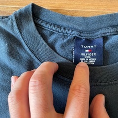 トミーヒルヒィガー　ネイビーTシャツ　2XLの画像