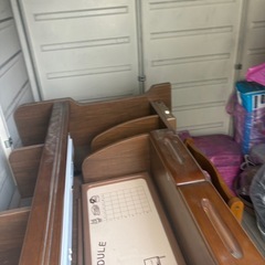 【無料/格安】学習机 一式セット（椅子・引き出し収納付き・コンセント有）の画像