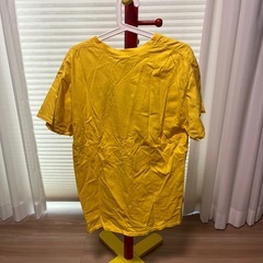 Tシャツ Lサイズ 黄色 長袖と重ね着にもの画像
