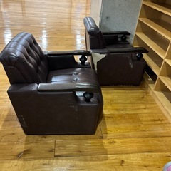 革製椅子の画像