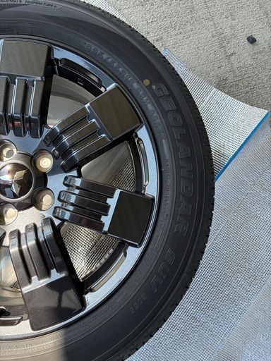 新型デリカd5 タイヤホイール4本セット　新車外し