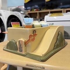 【美品‼️】ダントーイ社 I'm greenガレージ 子ども用おもちゃ ミニカー バイオプラスチック素材 ガレージ 車あそびの画像